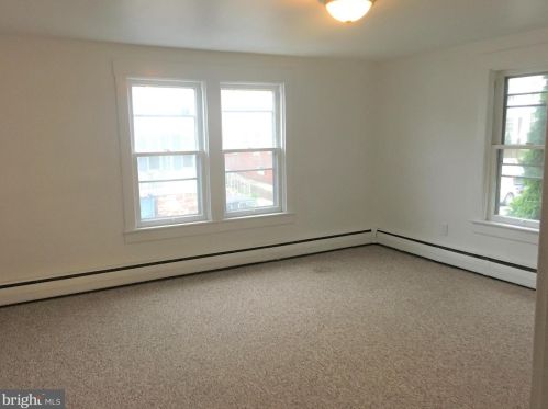 42 Lincoln Ave, Ephrata PA  17522-2714 exterior