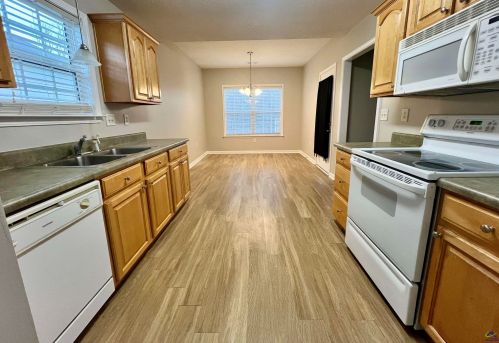 105 Candy Ln, Warner Robins GA  31088-2090 exterior