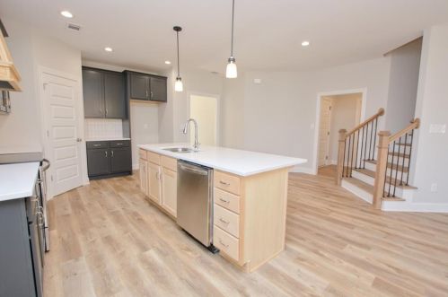 2546 Lakeside Dr, Villa Rica, GA 30180-4067