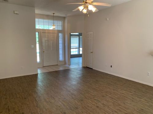 1142 Robin Cir, Midlothian TX  76065-6784 exterior