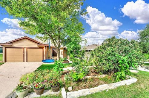 116 Agate Lake Dr, Uhland, TX 78640-5864