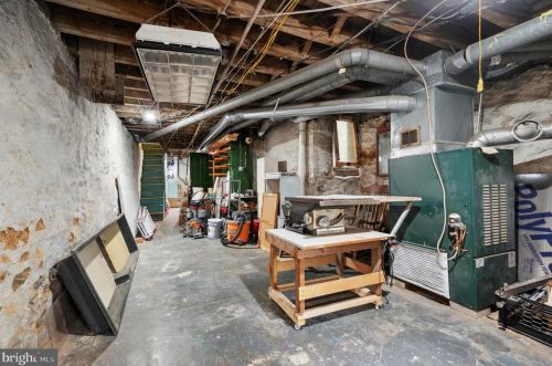 4817 Fairmount Ave, Philadelphia PA 19123-1901 exterior