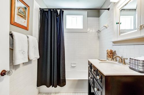 2208 Hillcrest St, Fort Worth TX  76107-4300 exterior