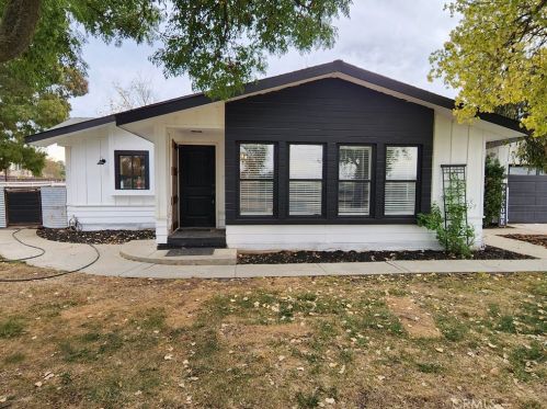 4975 Beacon Rd, Lake Nacimiento, CA 93446-9254
