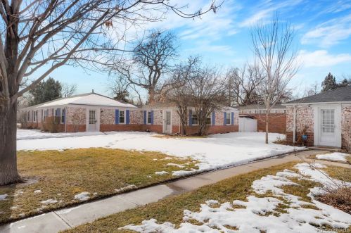 1257 Locust St, Denver CO 80207-3943 exterior