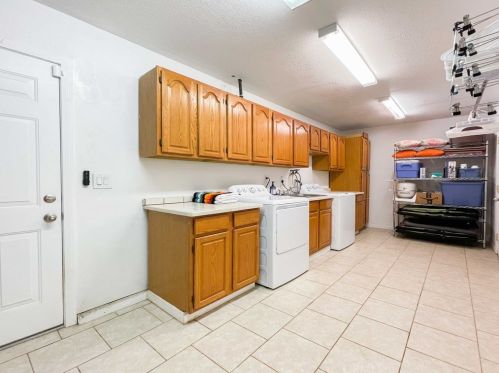 17921 Cole Ave, Riverside CA  92508-9728 exterior