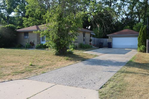 2444 Corona Rd, Waukegan, IL 60087-4042
