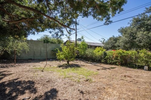 3300 Montrose Ave, Glendale CA 91214-3341 exterior