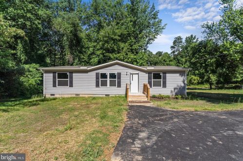 97 Pine View Dr, Fredericksburg, VA 22406-5233
