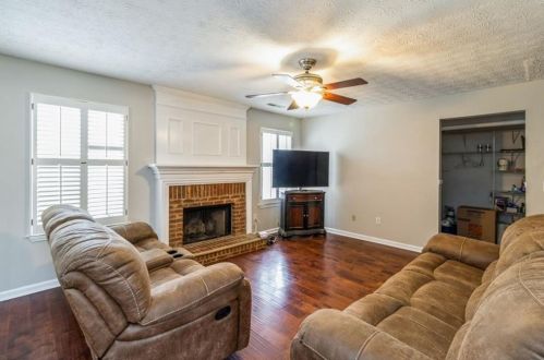 3565 Dyer Parke Ln, Marietta, GA 30060-7529