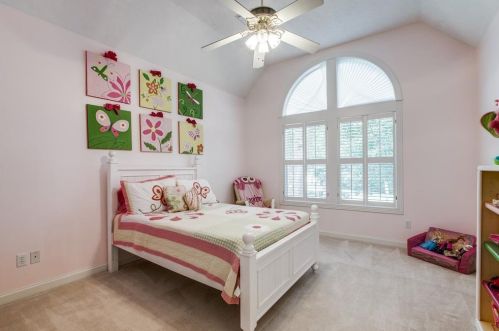 2 Wedgewood Blvd, Conroe TX  77304-1349 exterior