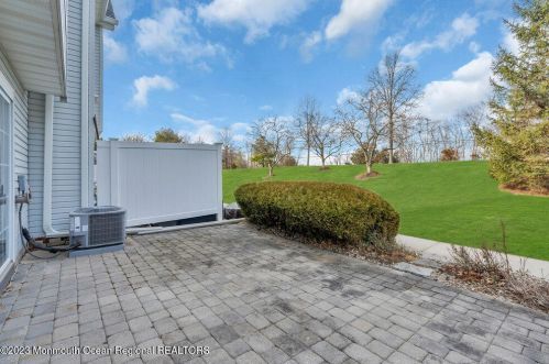 25 Madison Ct, Tinton Falls NJ  07712-7742 exterior