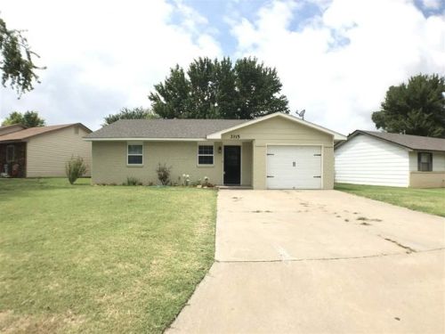 3315 Edgewater Dr, Woodward, OK 73801-6922