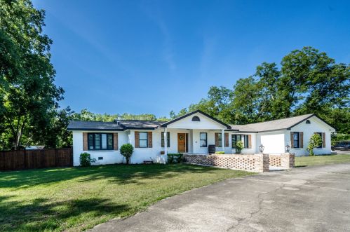 2626 Elberta Rd, Lithonia, GA 31028-1425