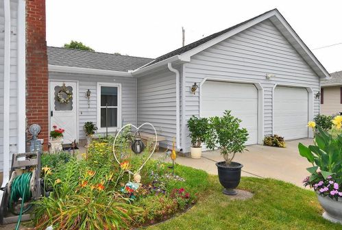 121 22nd Ave, Faribault, MN 55021-5611