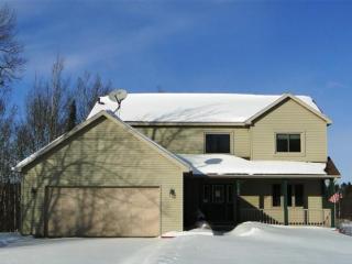 5233 Falcon Dr, Duluth, MN 55811-1438