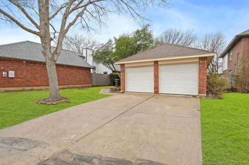 6905 Hickory Crk, Plano TX  75023-2044 exterior