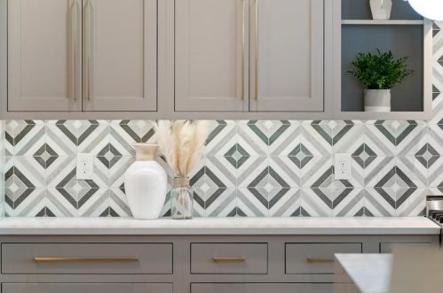 2731 Arden Rd, Atlanta GA  30305-1913 exterior