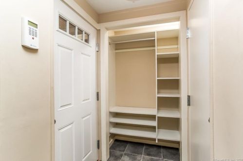 32 Pine St, Norwalk CT  06854-2257 exterior