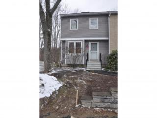 17 Oakwood Cir, Goffstown, NH 03045-5205