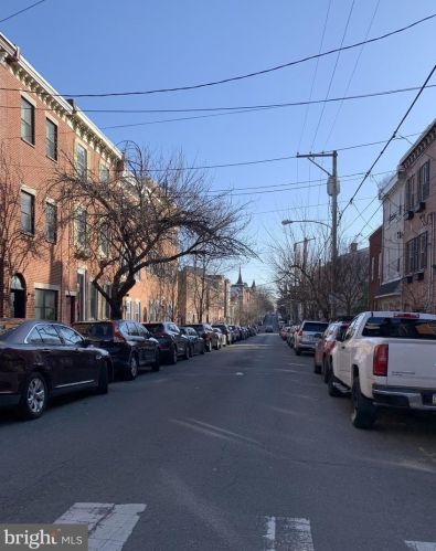 1027 4th St, Philadelphia PA  19123-4900 exterior