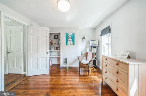 404 Iseminger St, Philadelphia PA  19147-6215 exterior