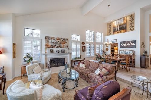 2162 Marlies Ave, Simi Valley, CA 93063-3677