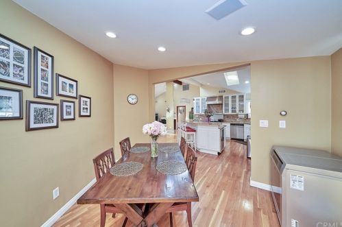 3004 Altura Ave, Glendale CA 91214-3602 exterior