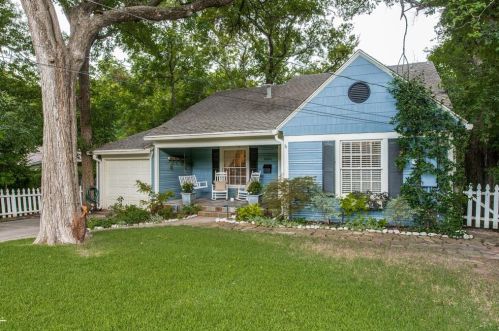 8646 Groveland Dr, Dallas TX  75218-4210 exterior