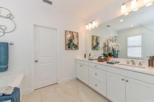 82 Cherry Tree, Irvine CA  92620-7301 exterior