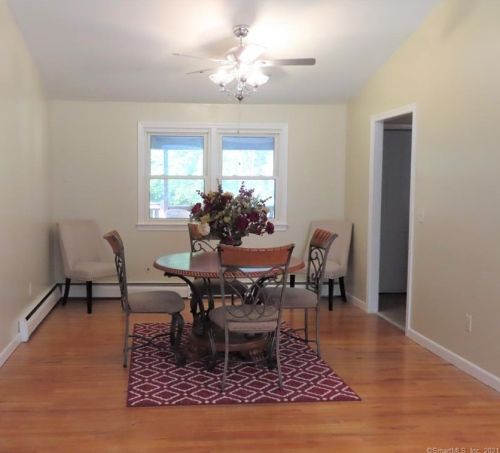 10 Summit Dr, Windsor CT  06095-3238 exterior