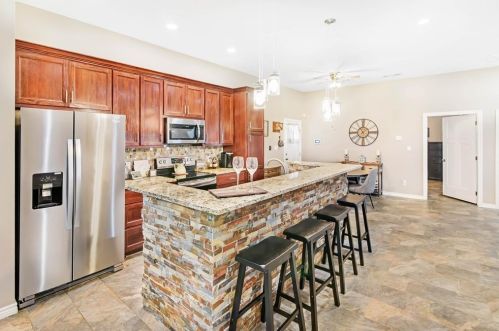 303 Walnut St, Whitewright TX 75491-2243 exterior