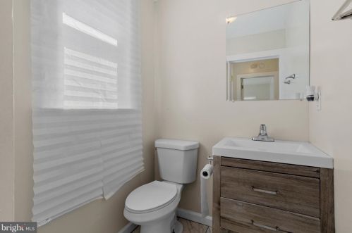 26 Crescent Blvd, Camden NJ  08108-1042 exterior