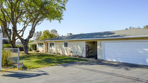 7377 Paddon Rd, Vacaville, CA 95688-9634