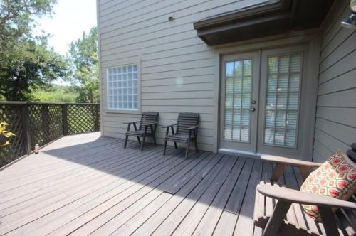 6905 Crosby Cir, Austin TX  78746-6122 exterior