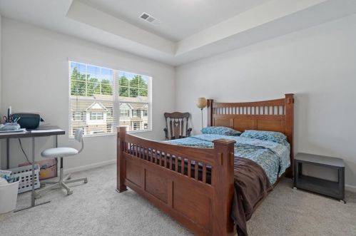 61 Chastain Cir, Newnan GA  30263-8640 exterior