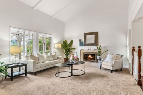 7170 Country Club Ln, Anaheim, CA 92807-4436