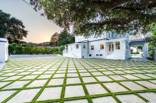 1616 Wabasso Way, Glendale CA  91208-2441 exterior