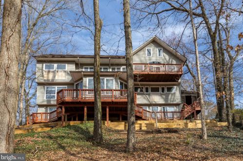 7219 Calamo St, Springfield, VA 22150-3524