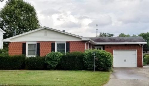 4608 8th Ave, Parkersburg, WV 26105-3102