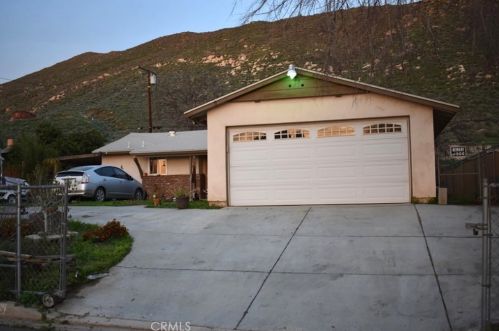 5937 Paramount Dr, Riverside, CA 92509-0806