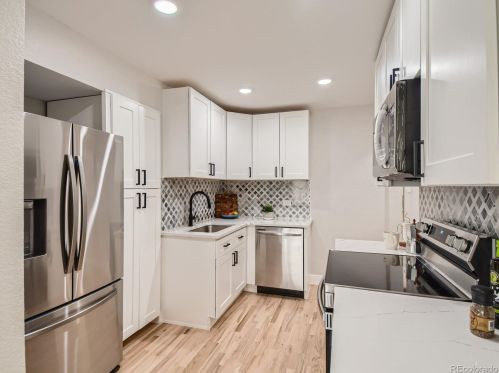2220 Olive St, Denver CO  80207-4054 exterior
