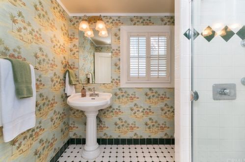 2311 Santiago St, Santa Ana CA 92706-2053 exterior