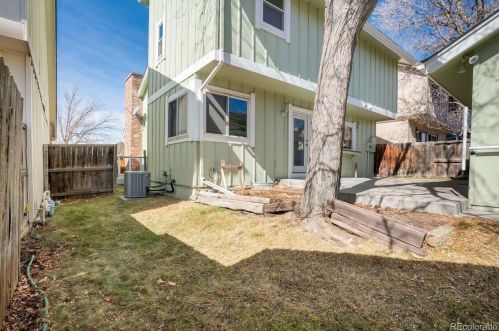 7569 Rosemary Cir, Englewood CO 80112-6419 exterior