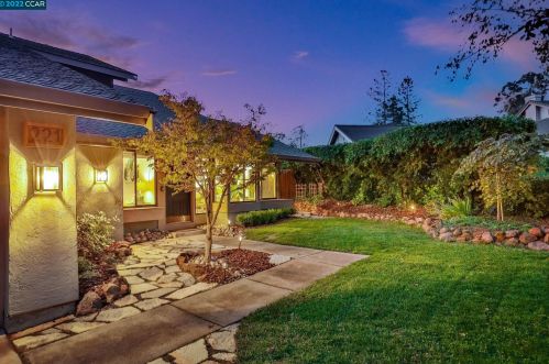 221 Briar Dr, Pacheco, CA 94553-5852