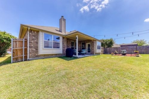 4925 Galley Cir, Fort Worth TX  76135-7016 exterior