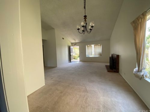 1018 Darfield Ave, Covina, CA 91724-2117