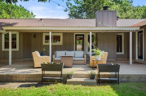 2207 Baltusrol Dr, Austin TX  78747-1202 exterior