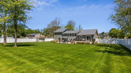 2 Barbara Ter, Middletown NJ  07748-1247 exterior