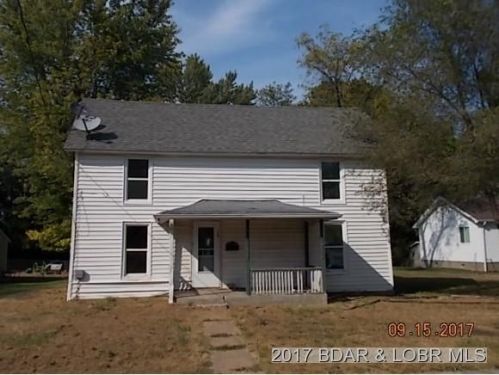 129 7th St, Eldon, MO 65026-1601